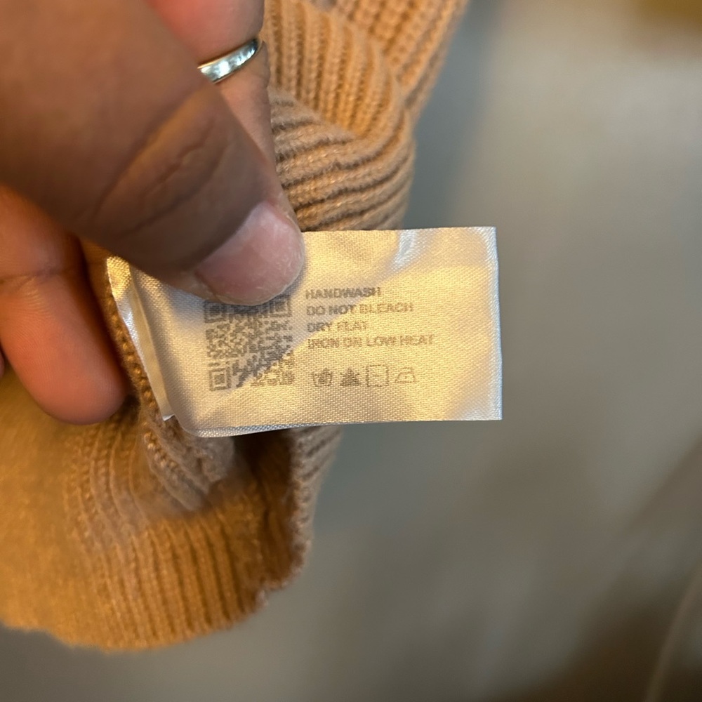 Cider sweater - tan loose knit high neck vest w/shoulder pads - Picture 8 of 10